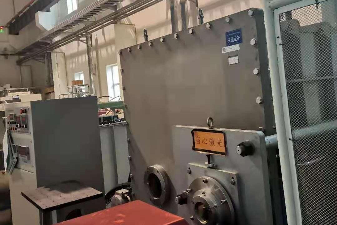 脈沖DF激光器實(shí)驗(yàn)裝置