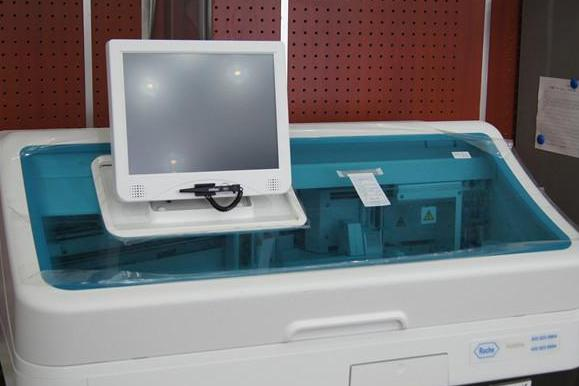 全自動(dòng)管式化學(xué)發(fā)光分析儀